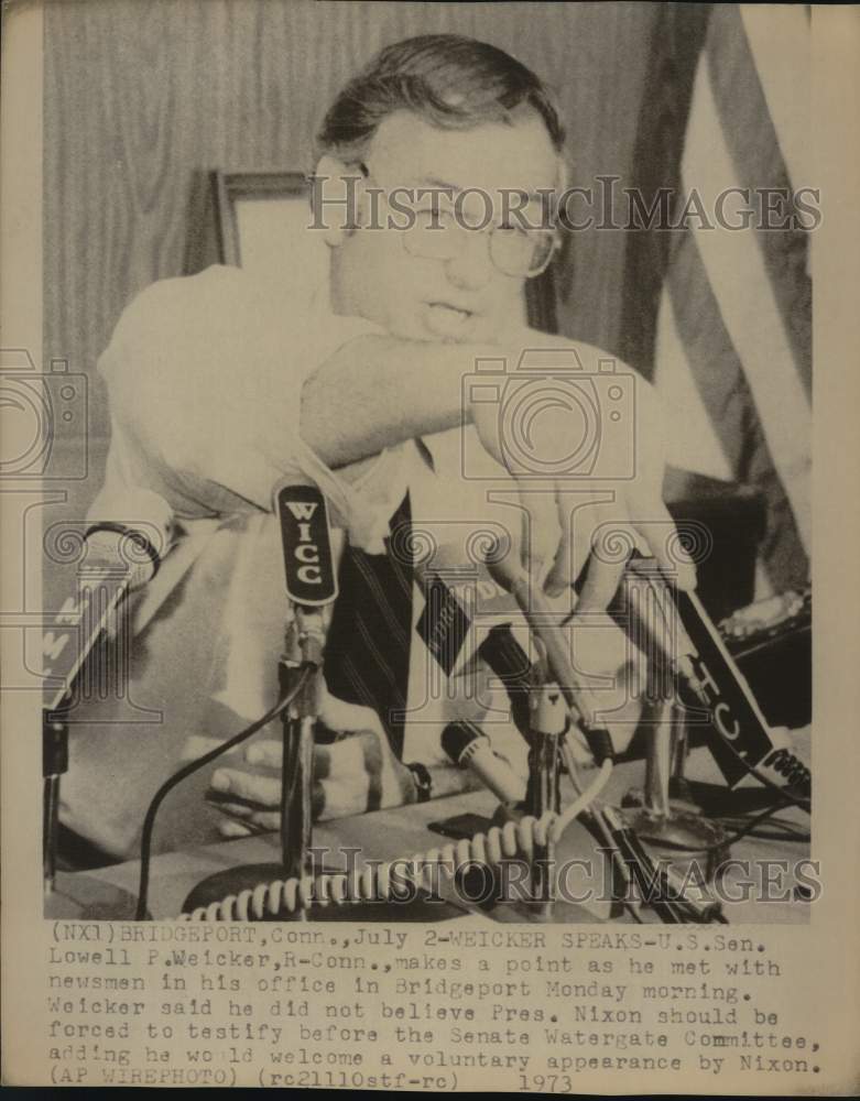 1973 Senator Lowell P. Weicker talks to press in Bridgeport-Historic Images