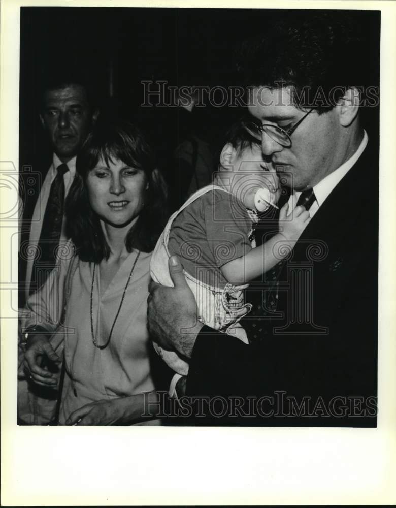 1990 Brian Karem with wife &amp; son after release from contempt charge-Historic Images