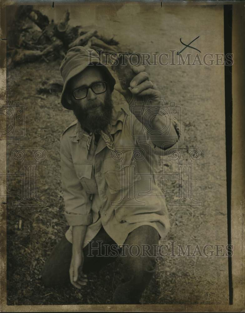1978 Dr. Paul Katz, Univ. of Texas/San Antonio archaeologist-Historic Images