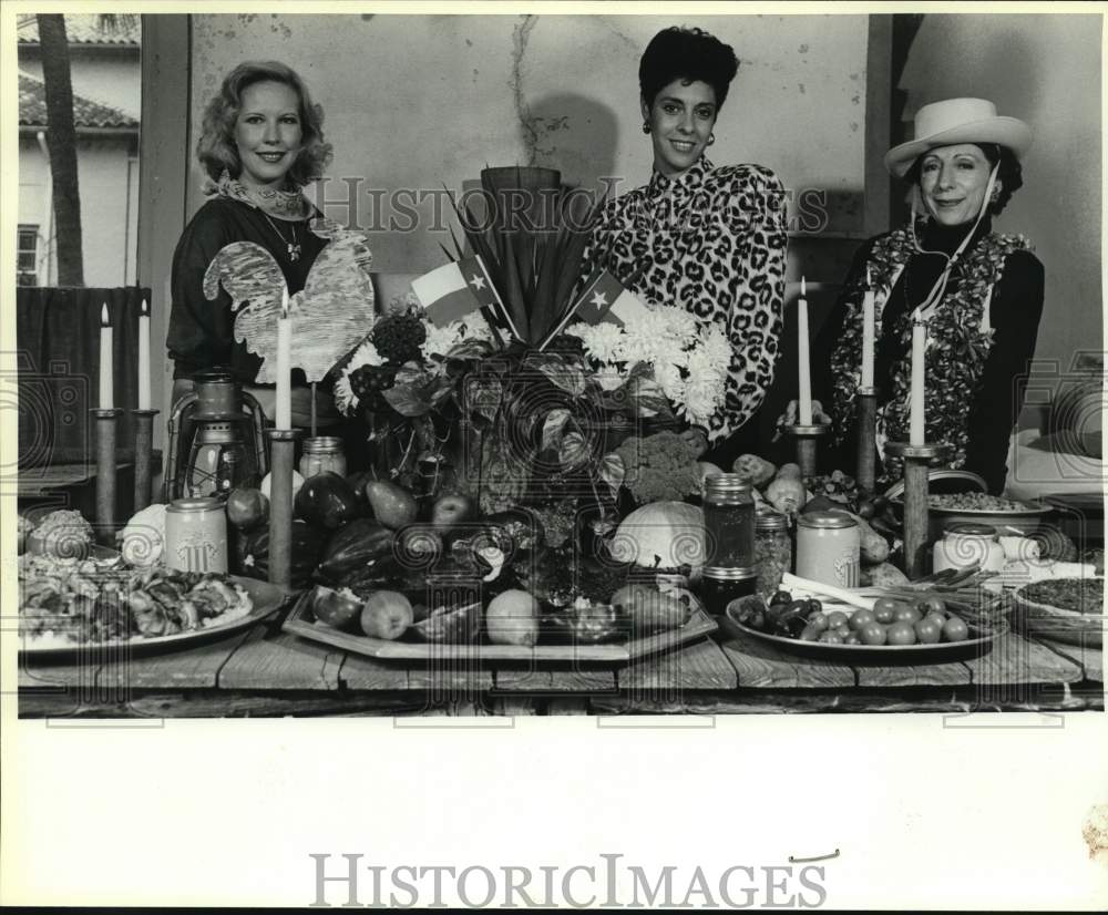 1986 Adele Huey, Olga Cardenas, Iris Ruben at Witte Game Dinner, TX-Historic Images