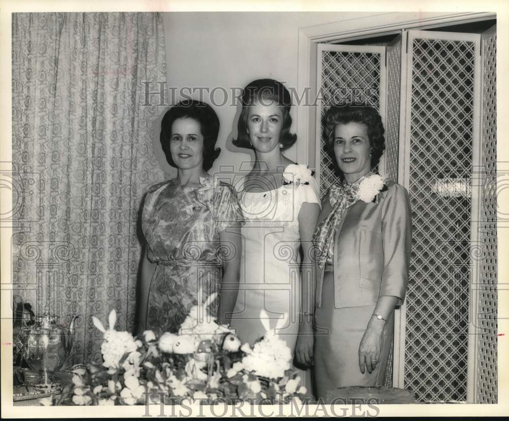 1964 Education chair and officers at Spring Tea in San Antonio-Historic Images