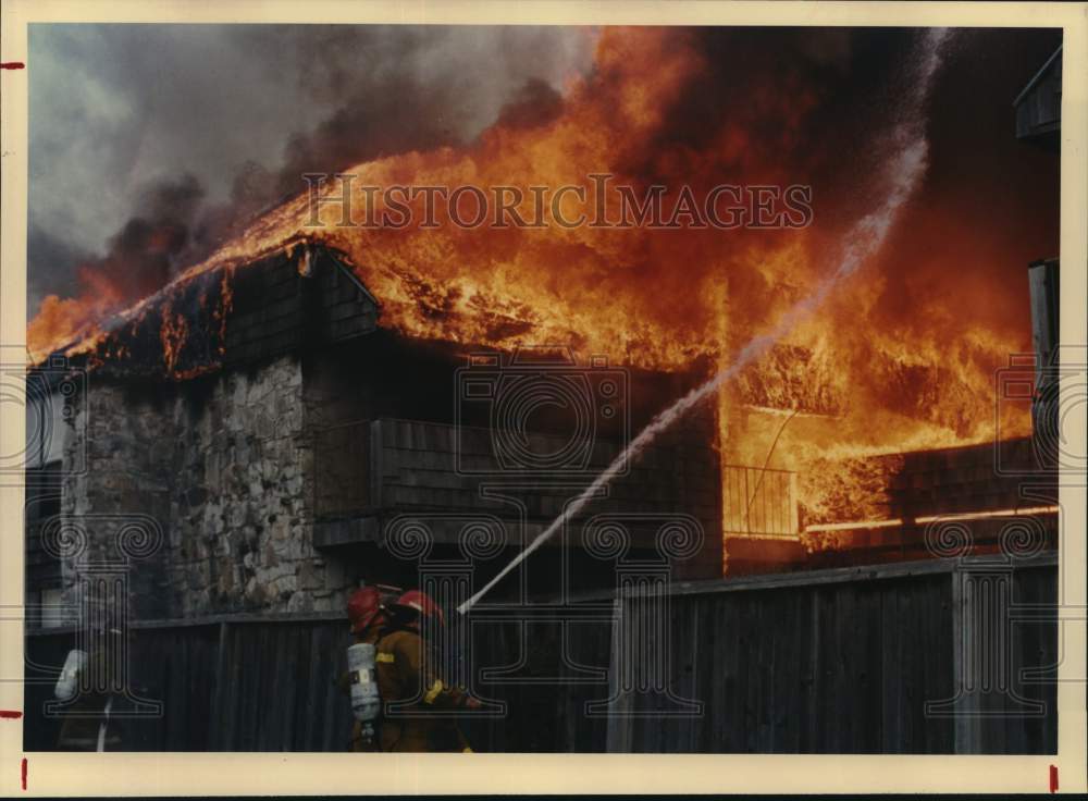 1988 Firemen battle four alarm fire at River Oaks Apartments, Texas-Historic Images