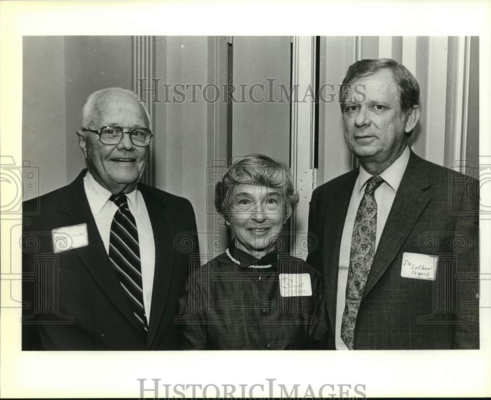 1986 Longtime Friends Ganahl &amp; Sally Walker And Dr. Luther Travis-Historic Images