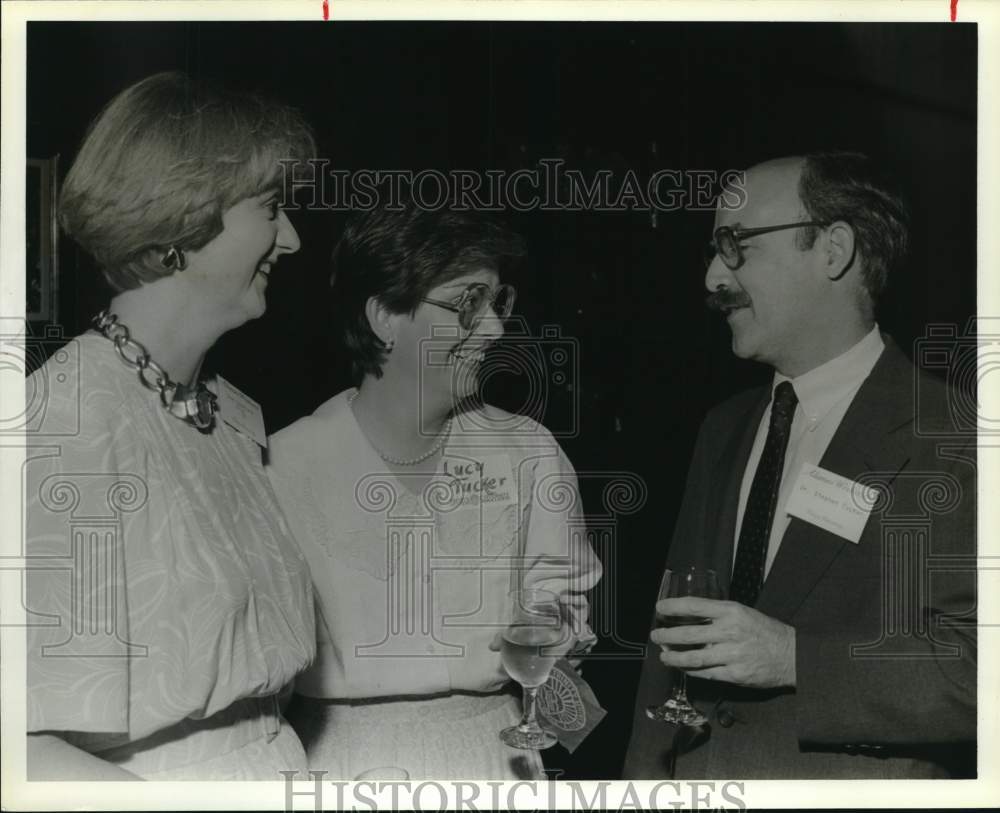 1989 Sue Dial, Lucy &amp; Stephen Tucker, Distinguished Alumnus Dinner-Historic Images