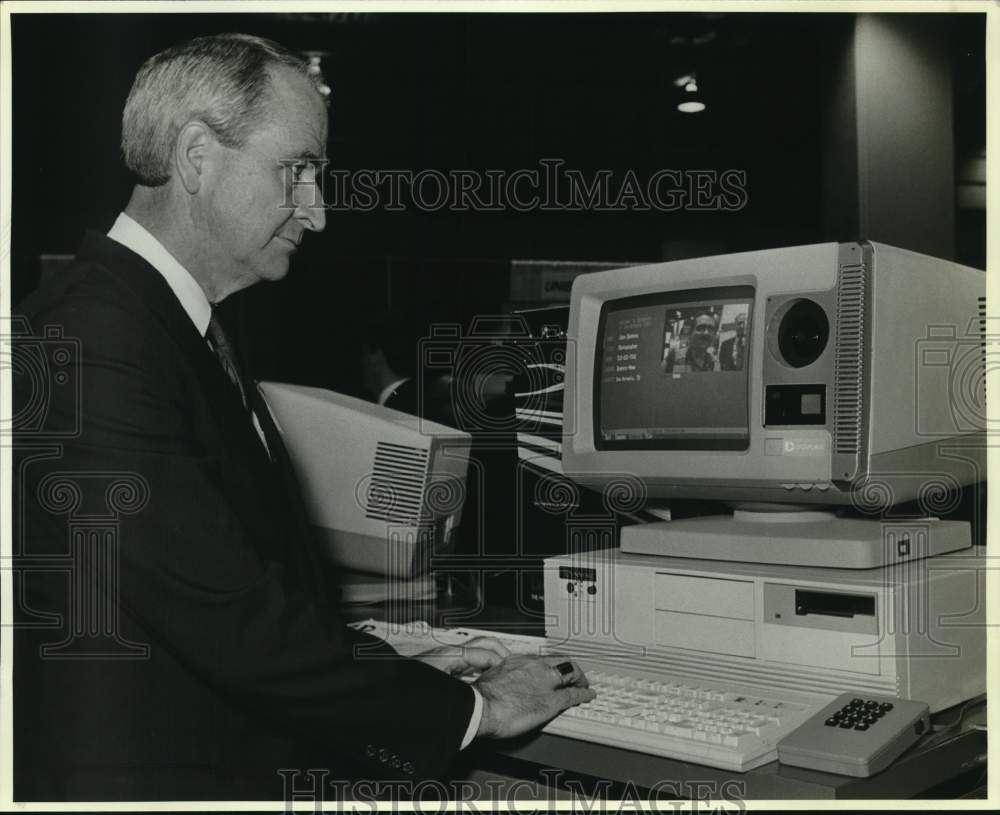 1989 Jack Jones Attends Office Systems and Equipment Show, Texas-Historic Images