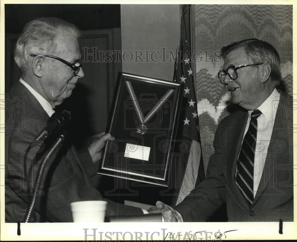 1984 Clyde Johnson Jr., new United Way president, with James Phelps-Historic Images