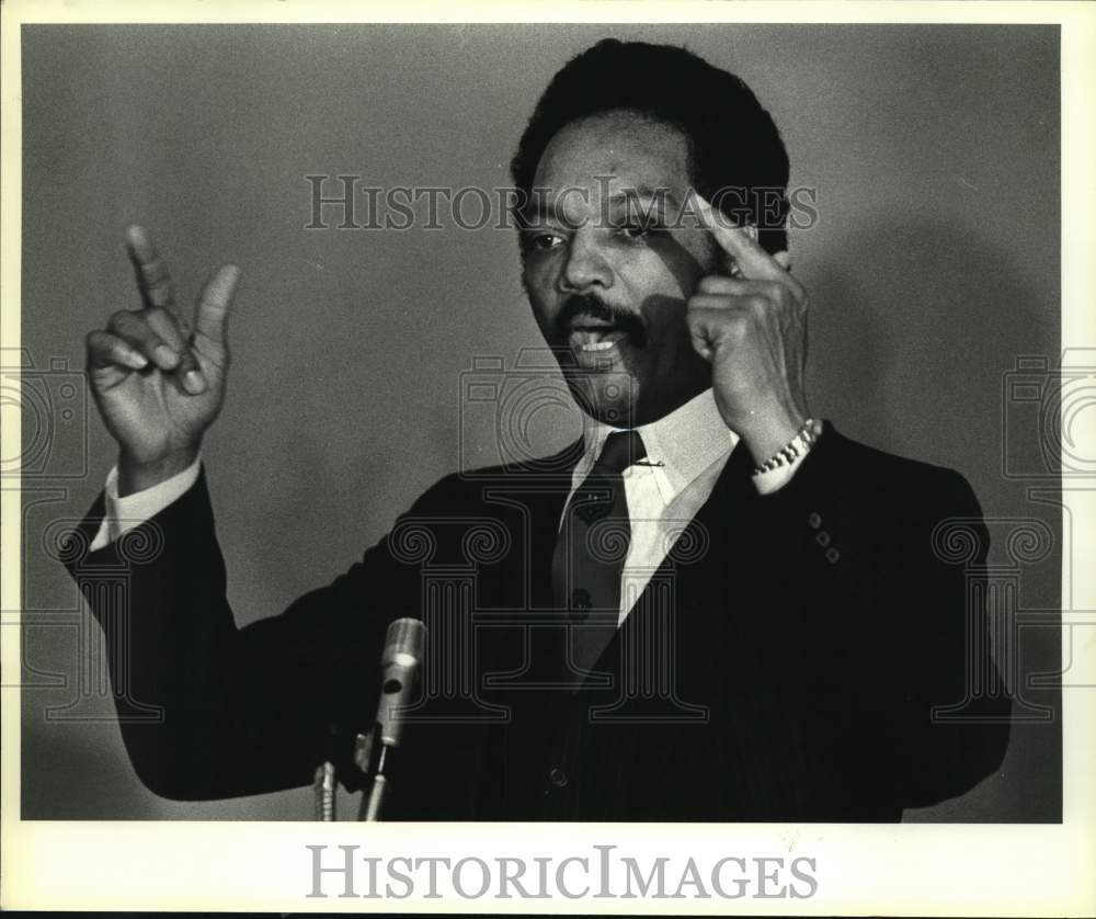 1983 Jesse Jackson speaks at Gunter Hotel in San Antonio-Historic Images