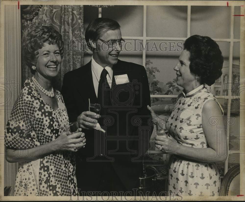 1975 Dental Auxiliary guests at La Louisiana, Texas-Historic Images
