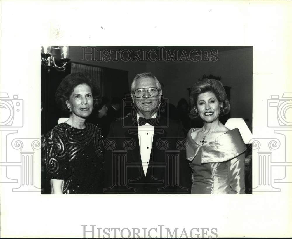 1993 Irma &amp; Arnoldo Vera, Norma Flores Enjoy Pasada &quot;93 Celebration-Historic Images