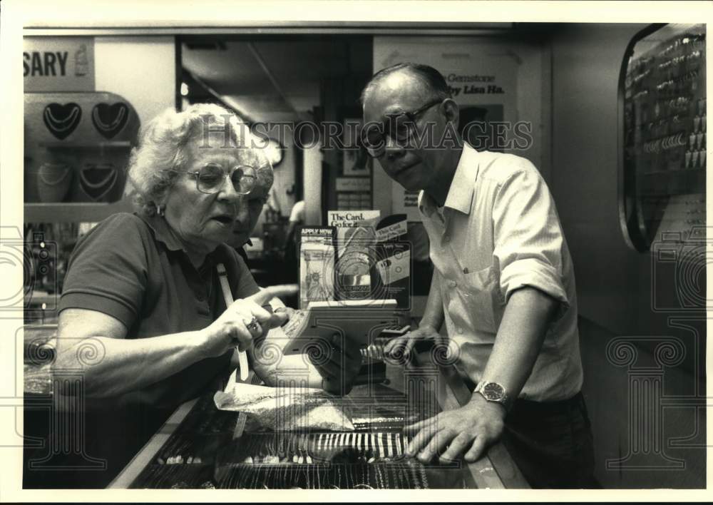 1986 Customer with Jeweler at Dragon Jewelry in Chinatown, New York-Historic Images