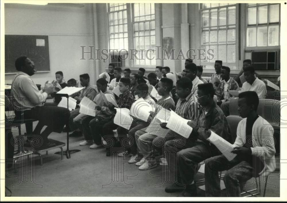 1989 Walter Turnbull with members of the Boys Choir of Harlem-Historic Images