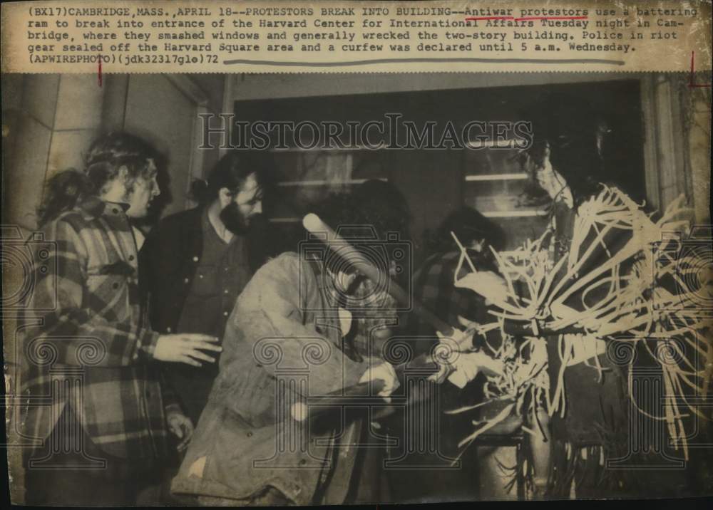 1972 Cambridge anti-war demonstrators break into Harvard Center-Historic Images