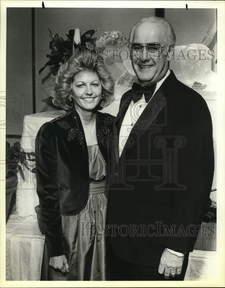 1989 Ann and Linden &quot;Corkey&quot; Sledge attend Trinity University dinner-Historic Images