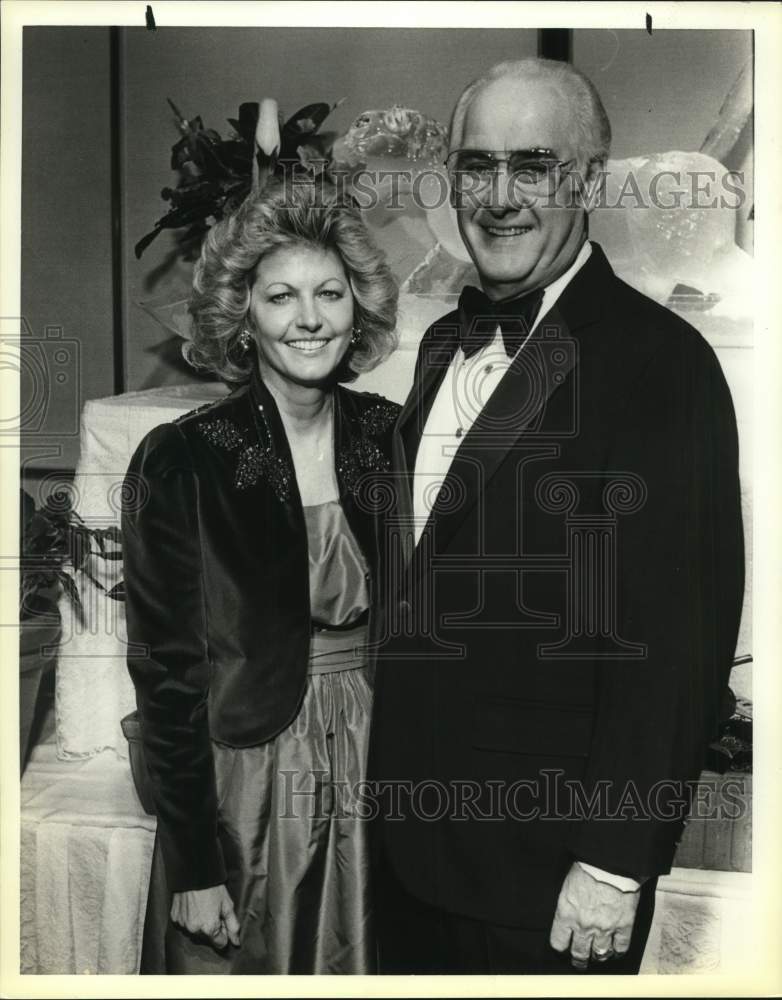 1989 Ann and Linden "Corkey" Sledge attend Trinity University dinner-Historic Images
