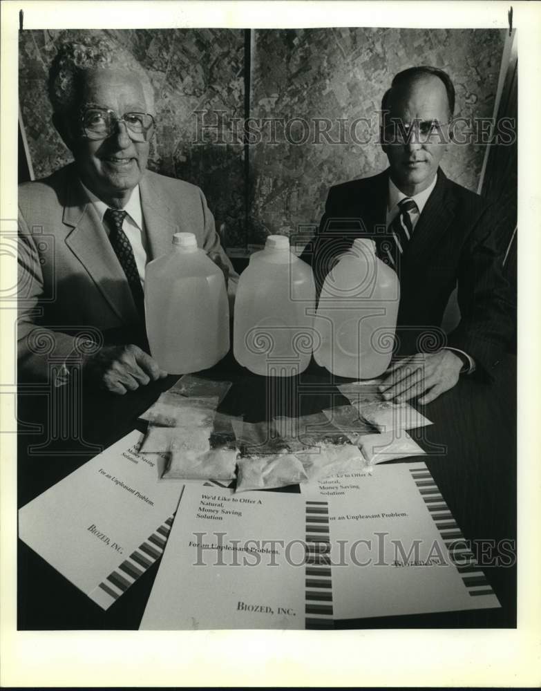 1988 Bob Jones &amp; Jim Kuykendall of Biozed, Inc. show their products-Historic Images