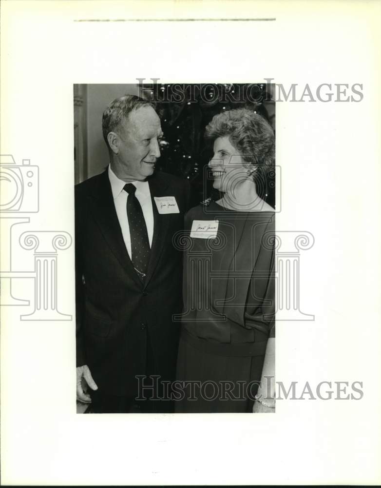 1987 Jim &amp; Janet James attend Trinity Alumni party in San Antonio-Historic Images