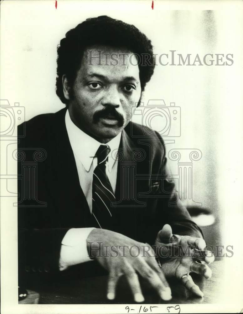 1984 Jesse Jackson participates in discussion-Historic Images