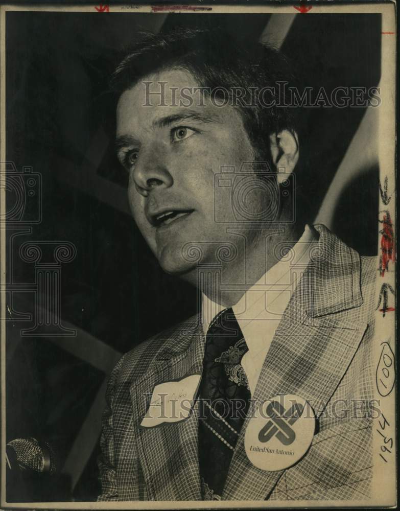1979 Judge Tom Vickers attends United San Antonio meeting.-Historic Images