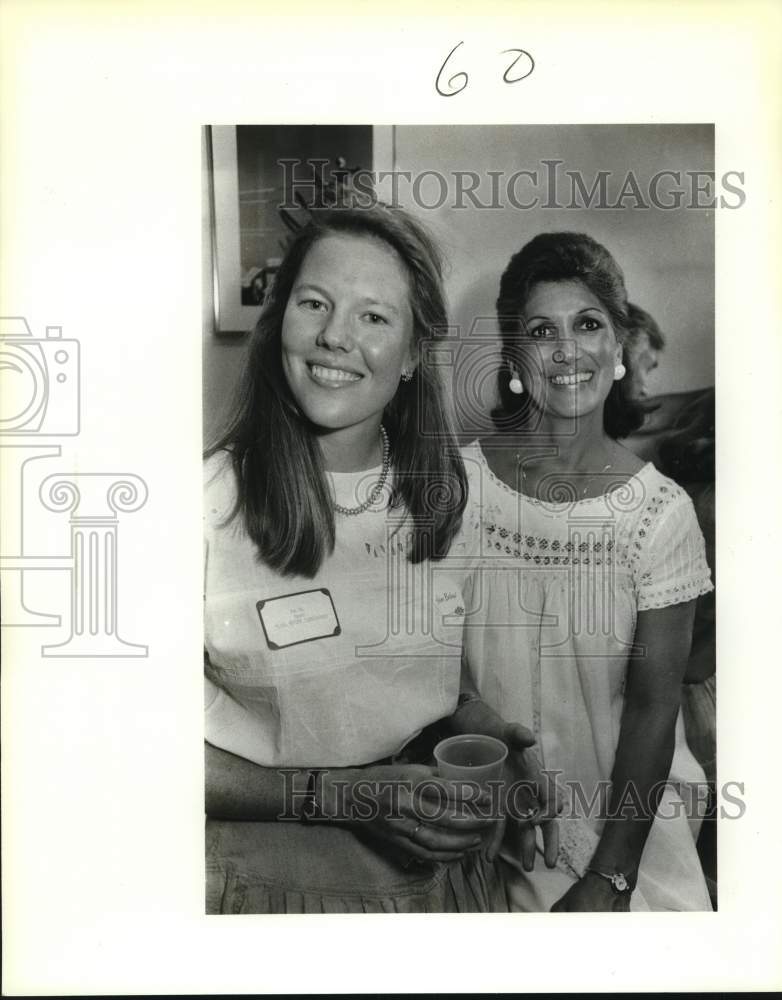 1987 Helen Ballew, Rita Van Autreve attend Nature Conservancy party-Historic Images