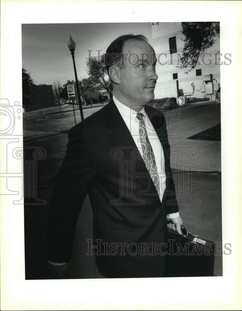 1994 James Cadigan leaves courthouse after Branch Davidian testimony-Historic Images