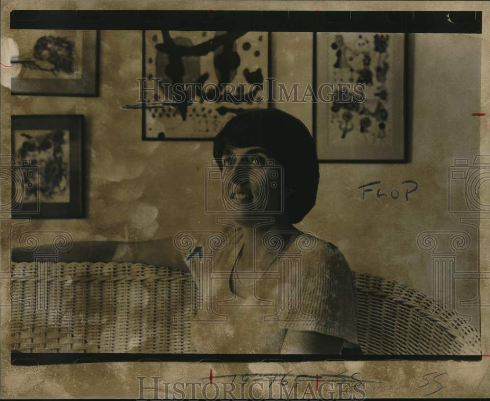 1978 Mrs. Phil Hardberger poses-Historic Images