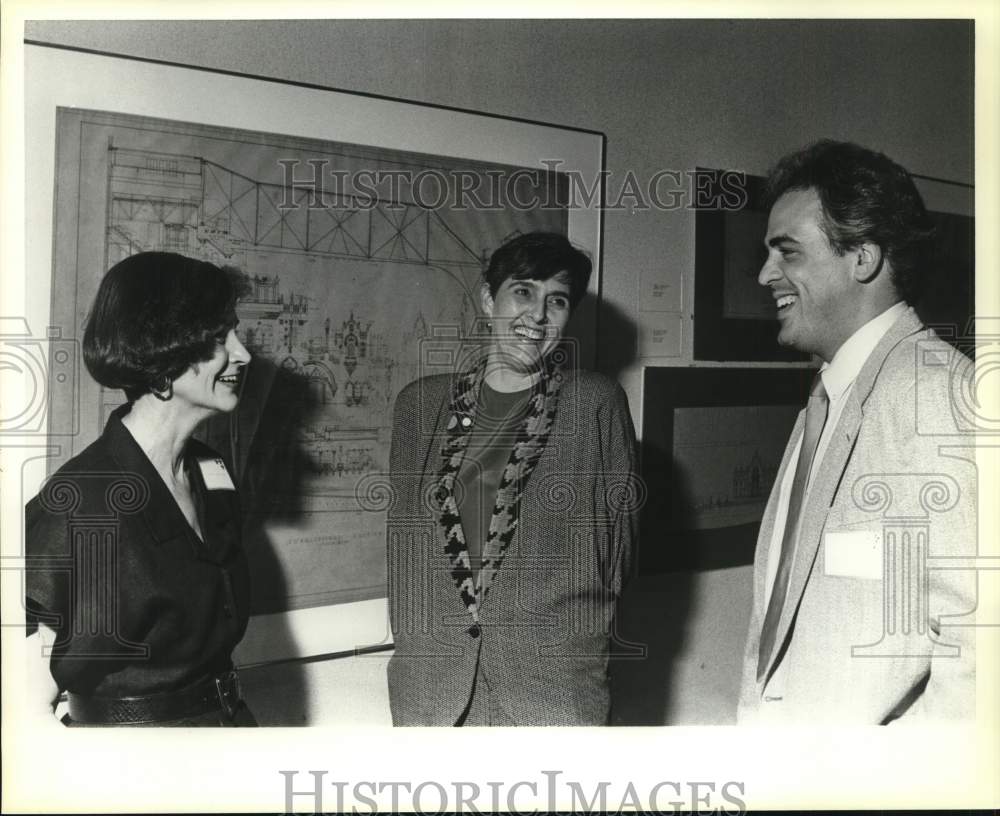 1989 Linda Hardberger and guest speakers of Gallery of McNay event-Historic Images