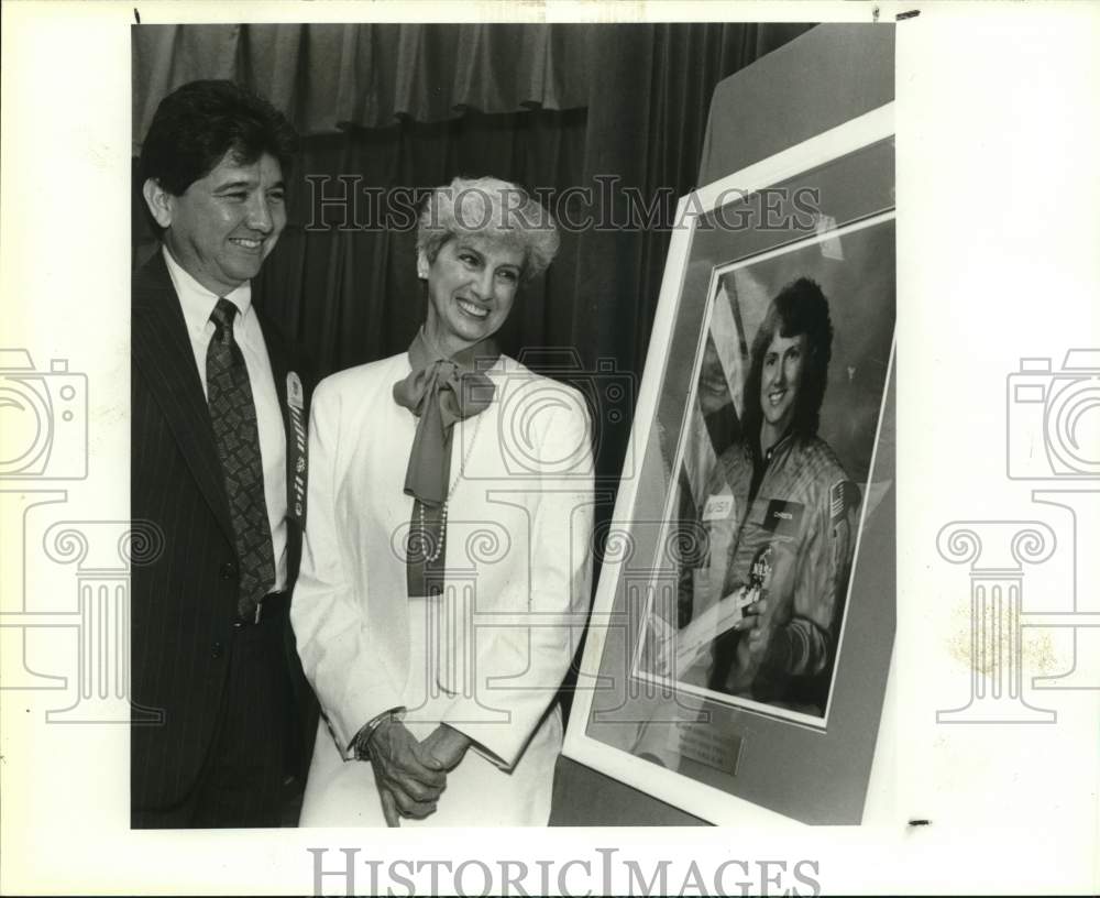 1991 Alfred Trevino, Grace Corrigan dedicate McAuliffe School in TX-Historic Images