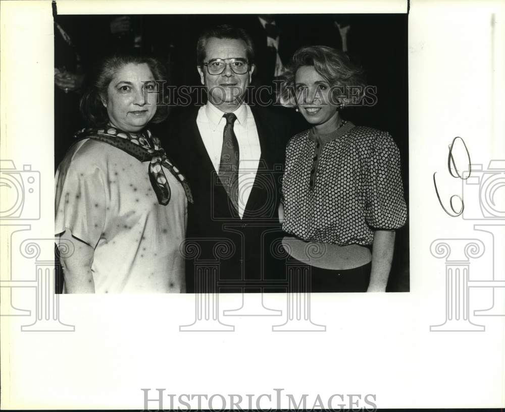Arthur Troilo with guests of Los Compadres National Park reception-Historic Images