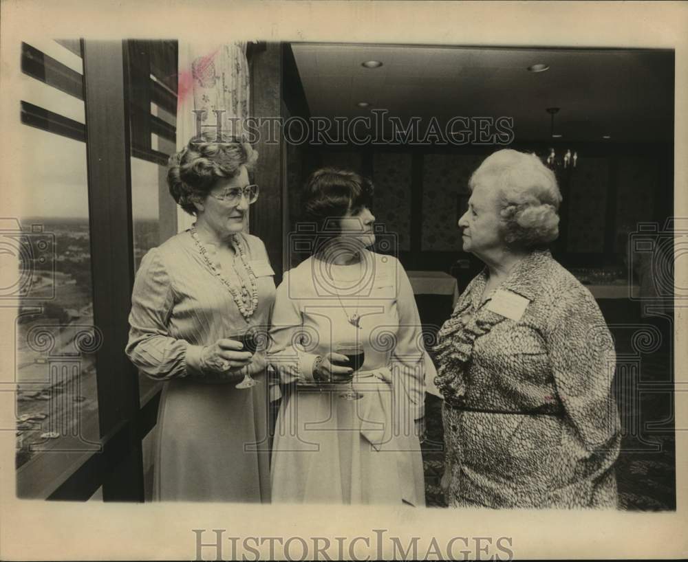 1976 R.A. Haborman, H.S. SIluus &amp; M. Schmidt of Women&#39;s Federation-Historic Images