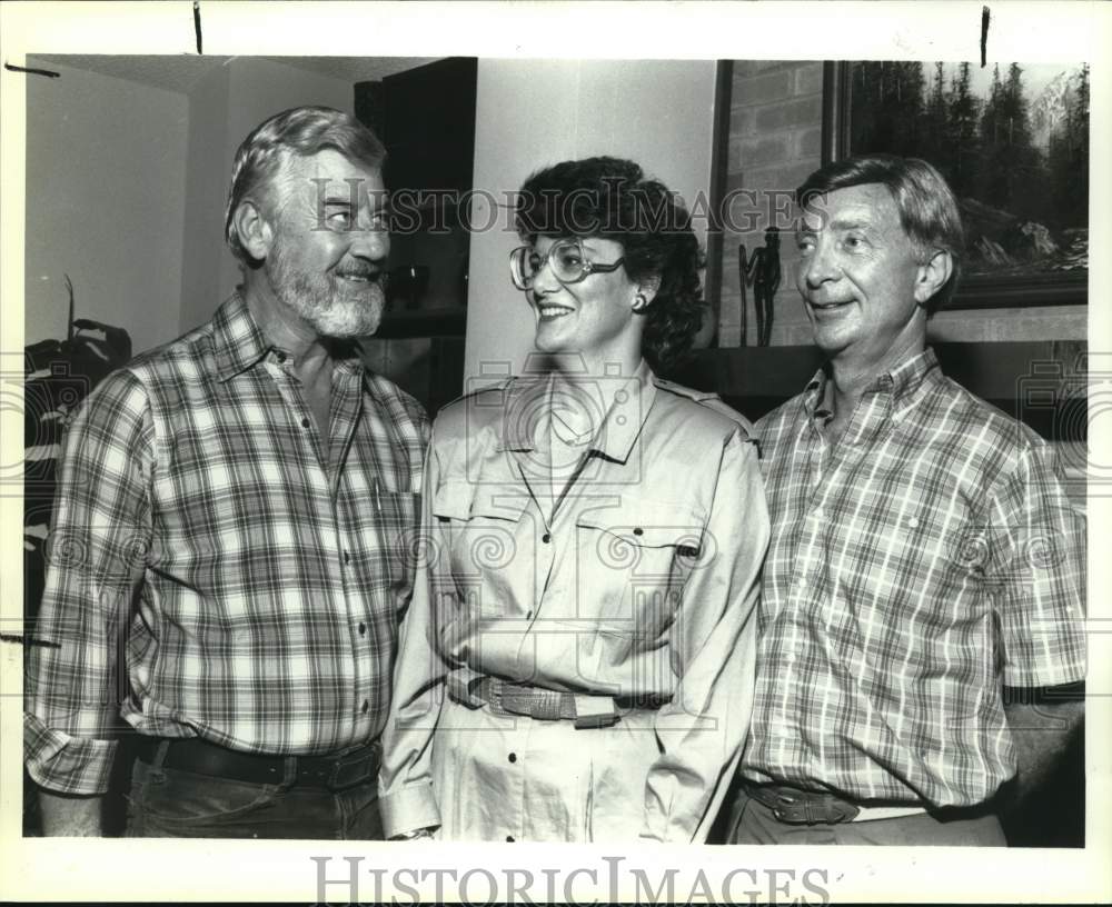 1990 Stan and Cathy Wiggins with Len Wright at Backstagers party-Historic Images