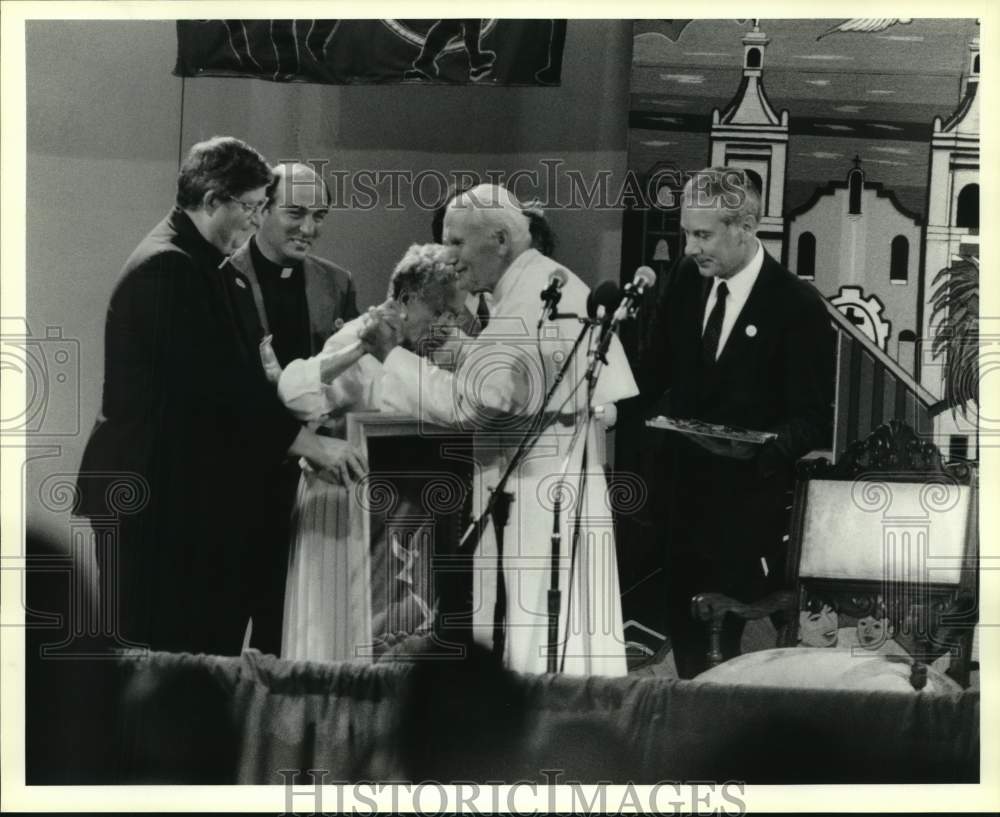 Matatilda Mendoza watched while getting hug from Pope John-Historic Images