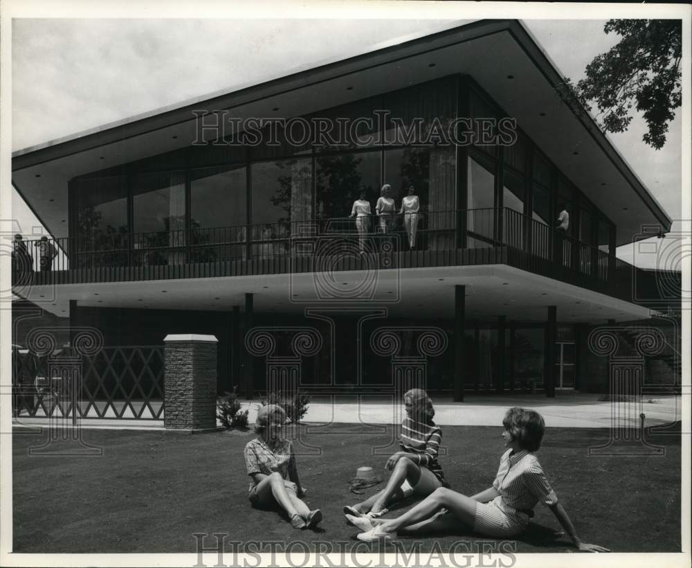 Kentucky Dam Village State Park&#39;s Village Inn-Historic Images