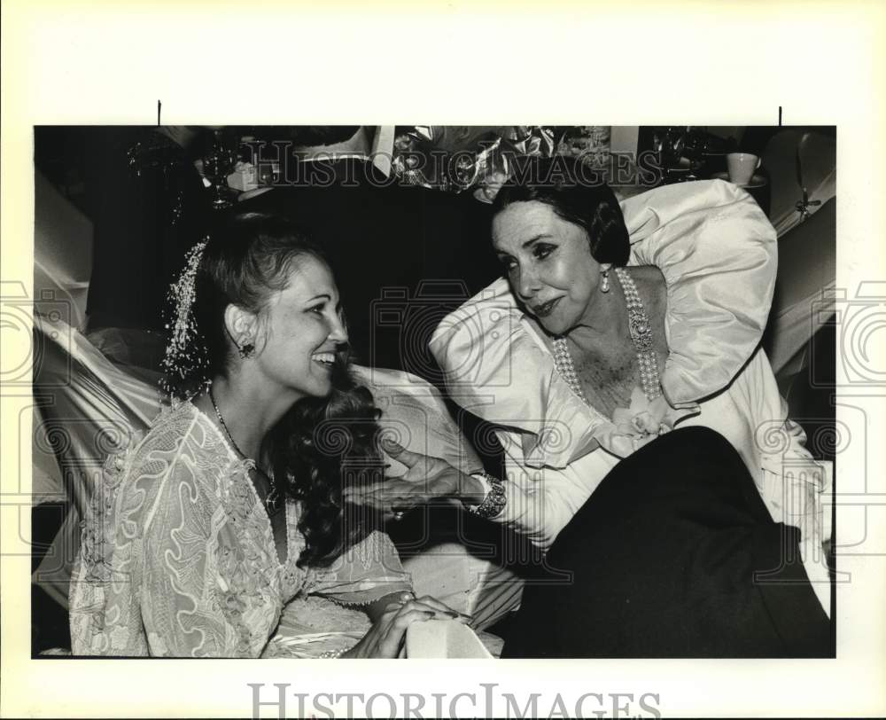 1986 George Hamilton&#39;s mother Anne at Celebrity Mothers Award Gala-Historic Images