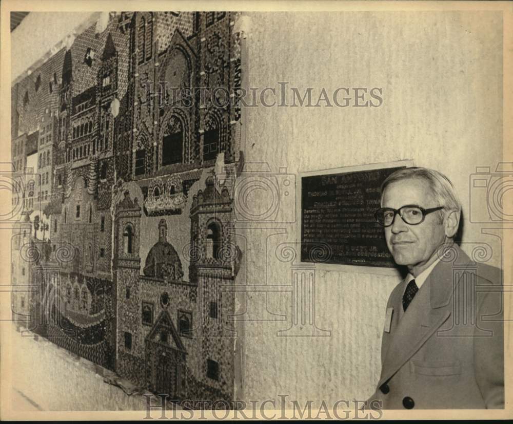 1981 Dr. Robert West at San Antonio Museum of Art-Historic Images