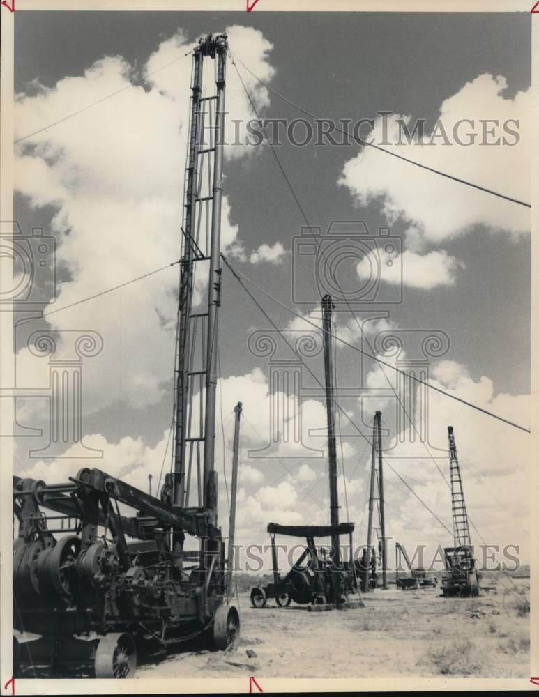 Press Photo View of oil drilling rigs - saa39966- Historic Images