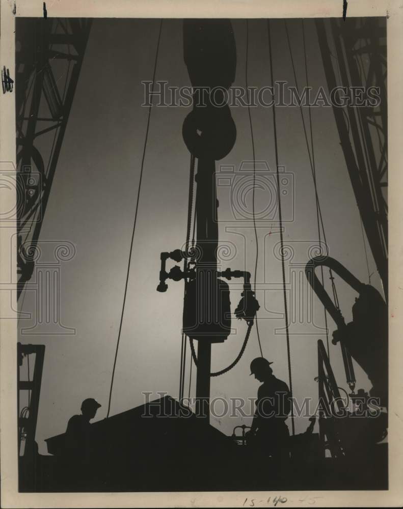 1975 Press Photo Oil drilling rig on the Gulf of Mexico - saa39969- Historic Images