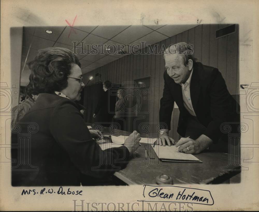 1978 Mrs. R. W. DuBose and Glen Hartman at registration table.-Historic Images