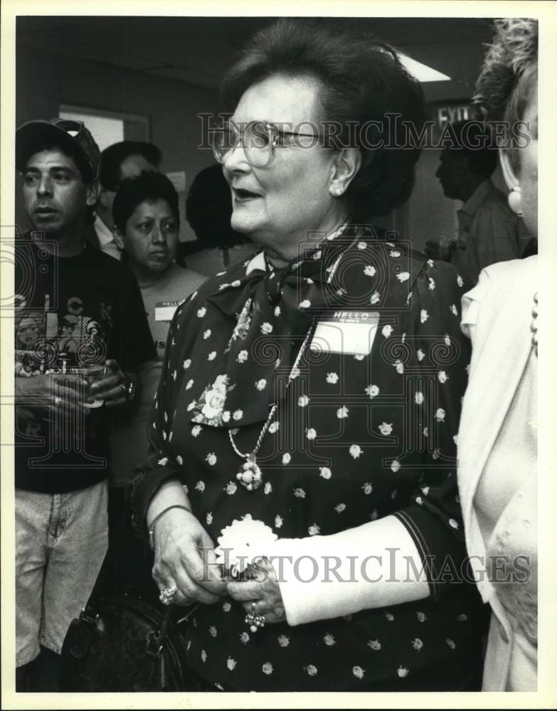 1991 Mayor Lila Cockrell at AIDS Foundation Open House with fracture-Historic Images