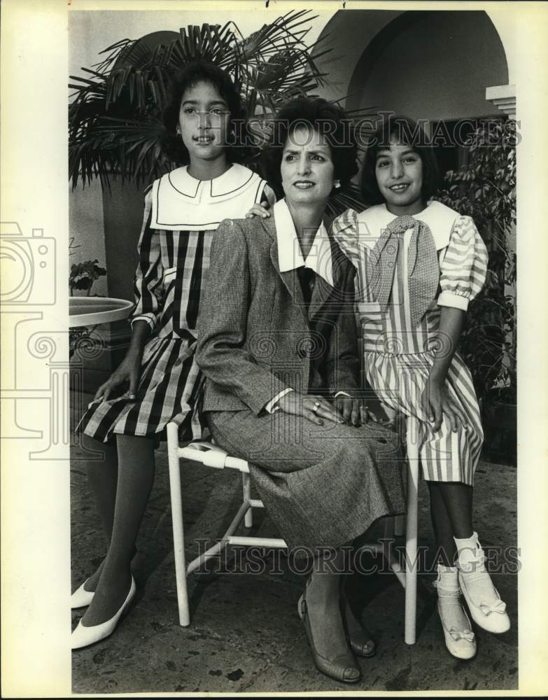 1984 Teresa, Mary Alice and Mercedes Cisneros pose for calendar-Historic Images