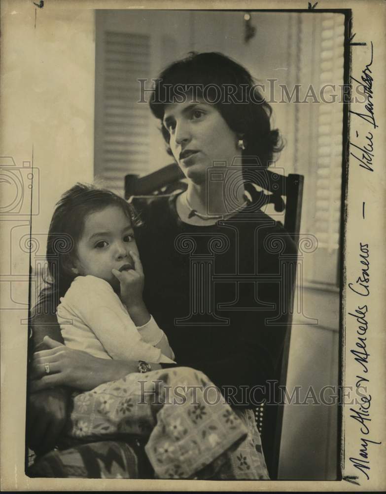 1977 Mary Alice with daughter Mercedes Cisneros-Historic Images