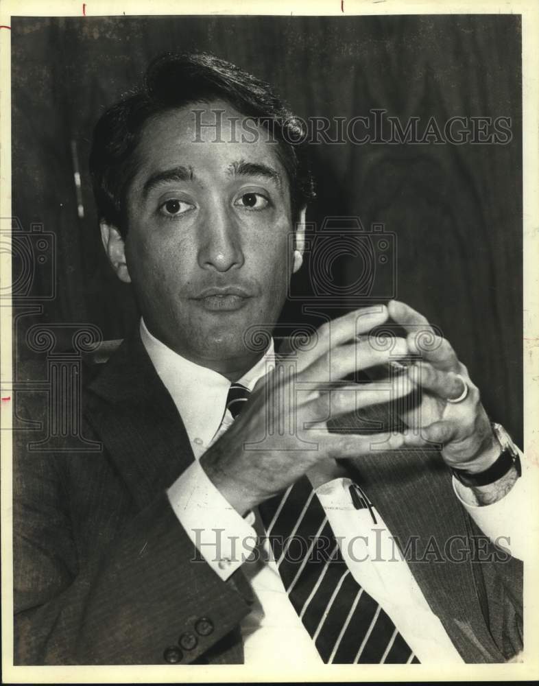 1983 Mayor Henry Cisneros interviewed in his office.-Historic Images