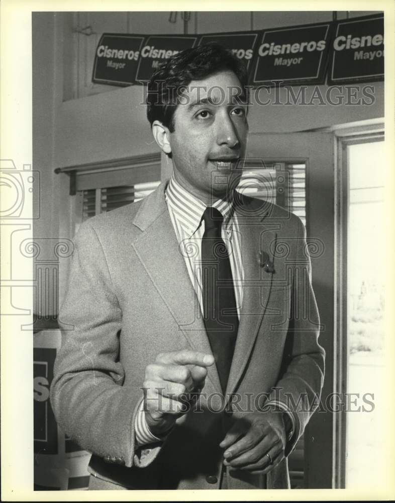 1983 Mayor Henry Cisneros gestures during interview at headquarters.-Historic Images