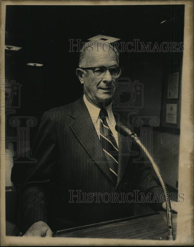 Norman &quot;Pinky&quot; Hill of Transit Company standing at podium-Historic Images