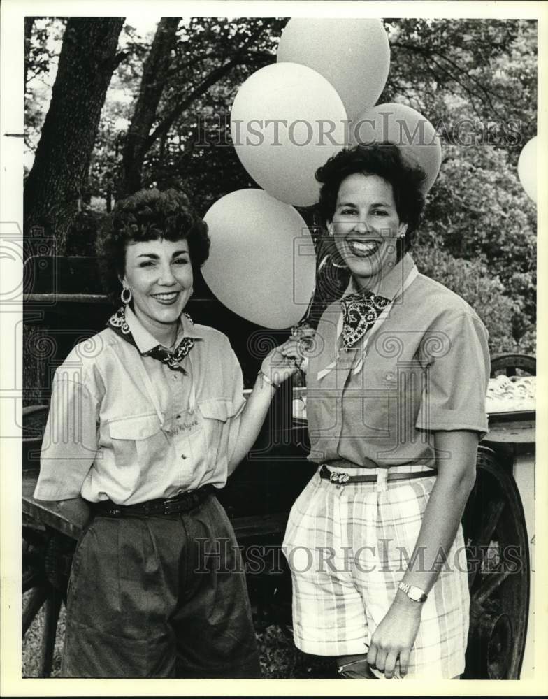 1988 Symphony League picnic chairmen Debbi Kilgore and Susan Hicks-Historic Images