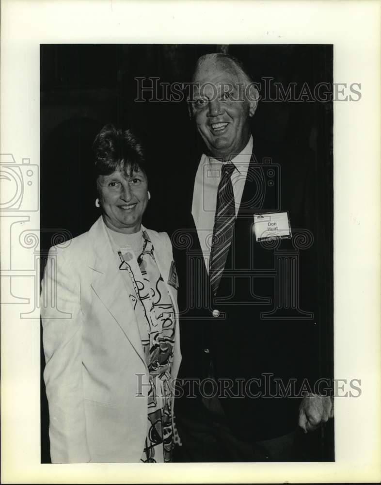 1987 Helen and Don Hunt attend La Mansion del Rio event-Historic Images