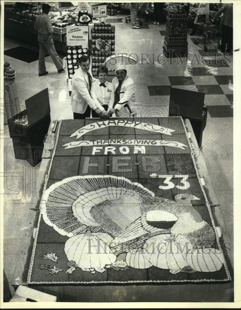 1987 H.E.B. officials at the Fundraising for Thanksgiving Dinner-Historic Images