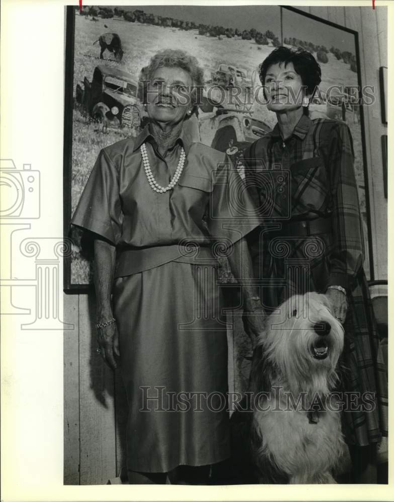 1986 Betty Wagenfuehr &amp; Joie Laney at Humane Society benefit auction-Historic Images