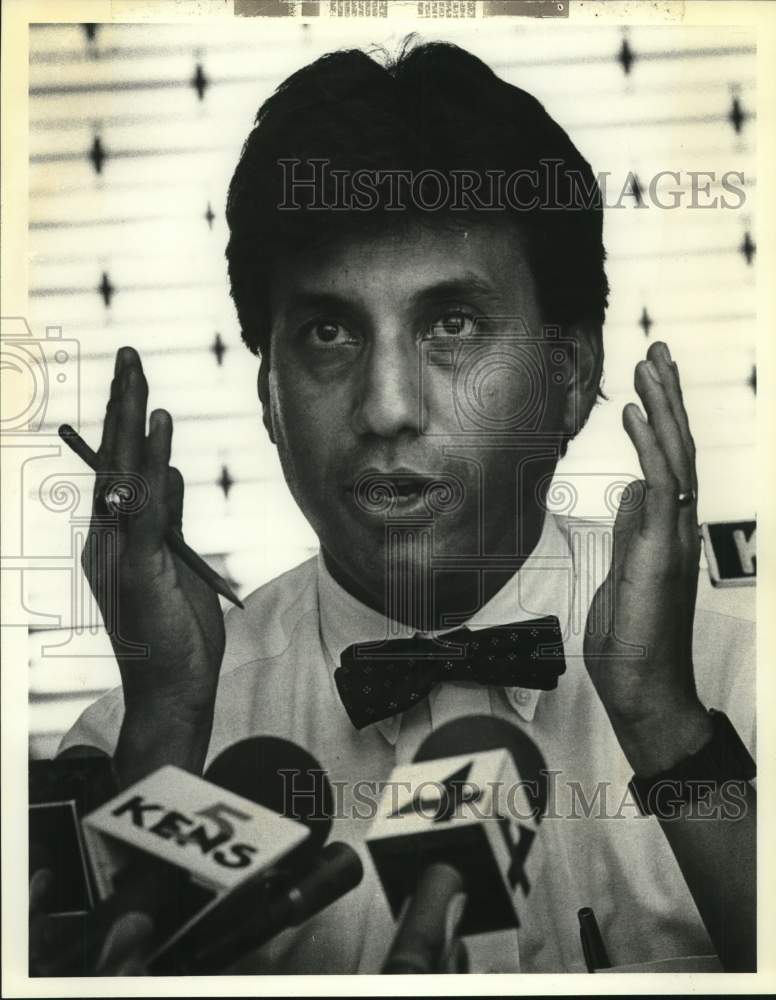 1983 Hector Uribe at at press conference at Alamo Stadium-Historic Images