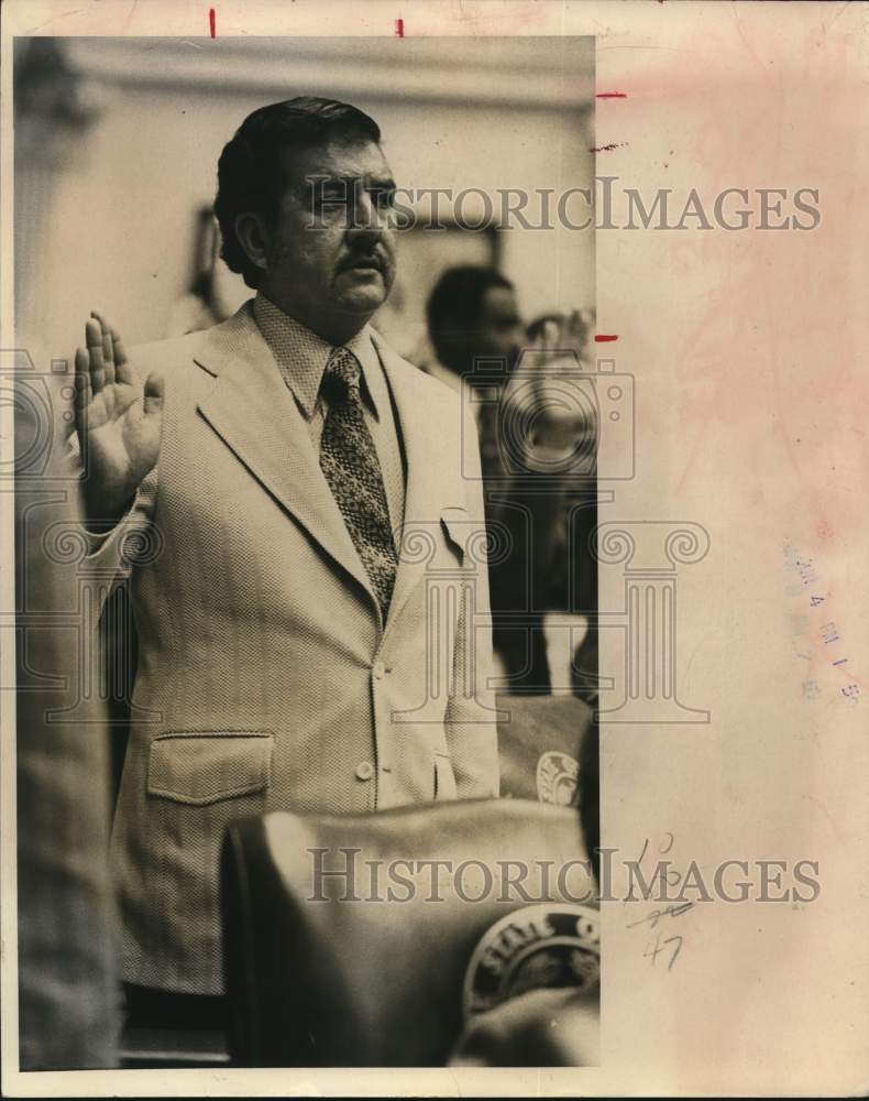 Joe Hernandez, Texas state representative from Bexar, takes oath-Historic Images