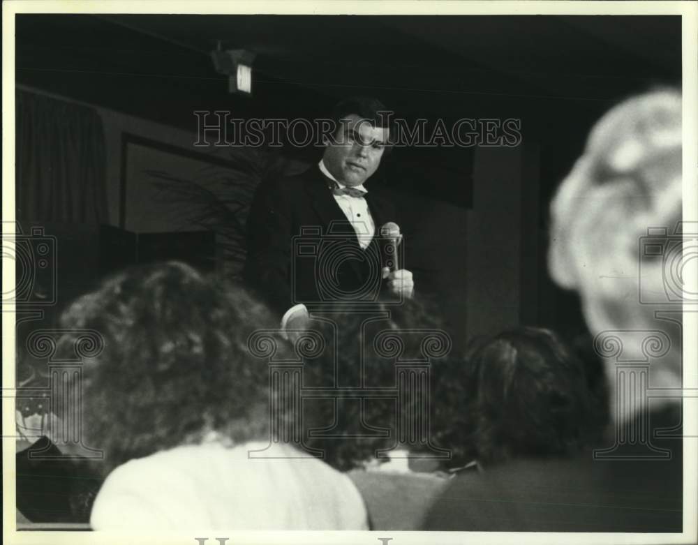 1983 Tom Hopkins talking to group of people, Texas-Historic Images